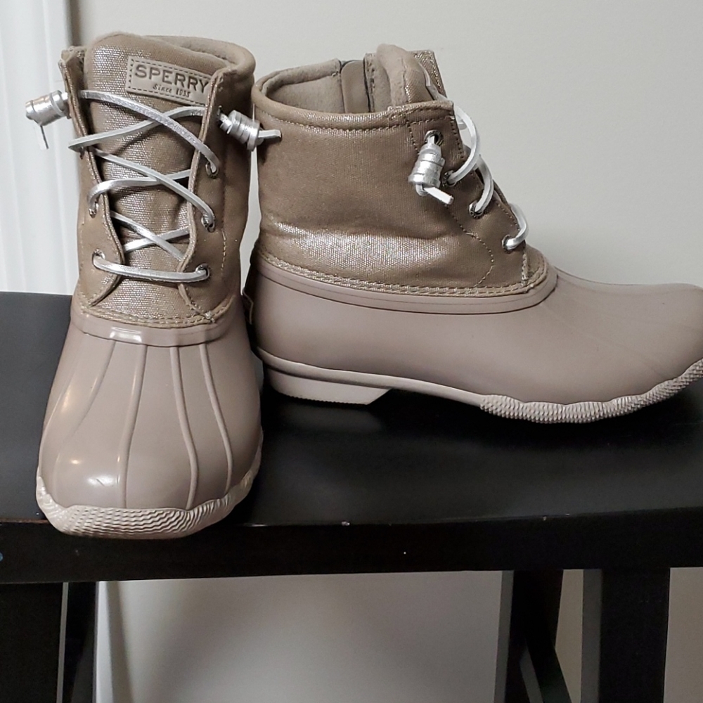 Sperry duck boots 8.5